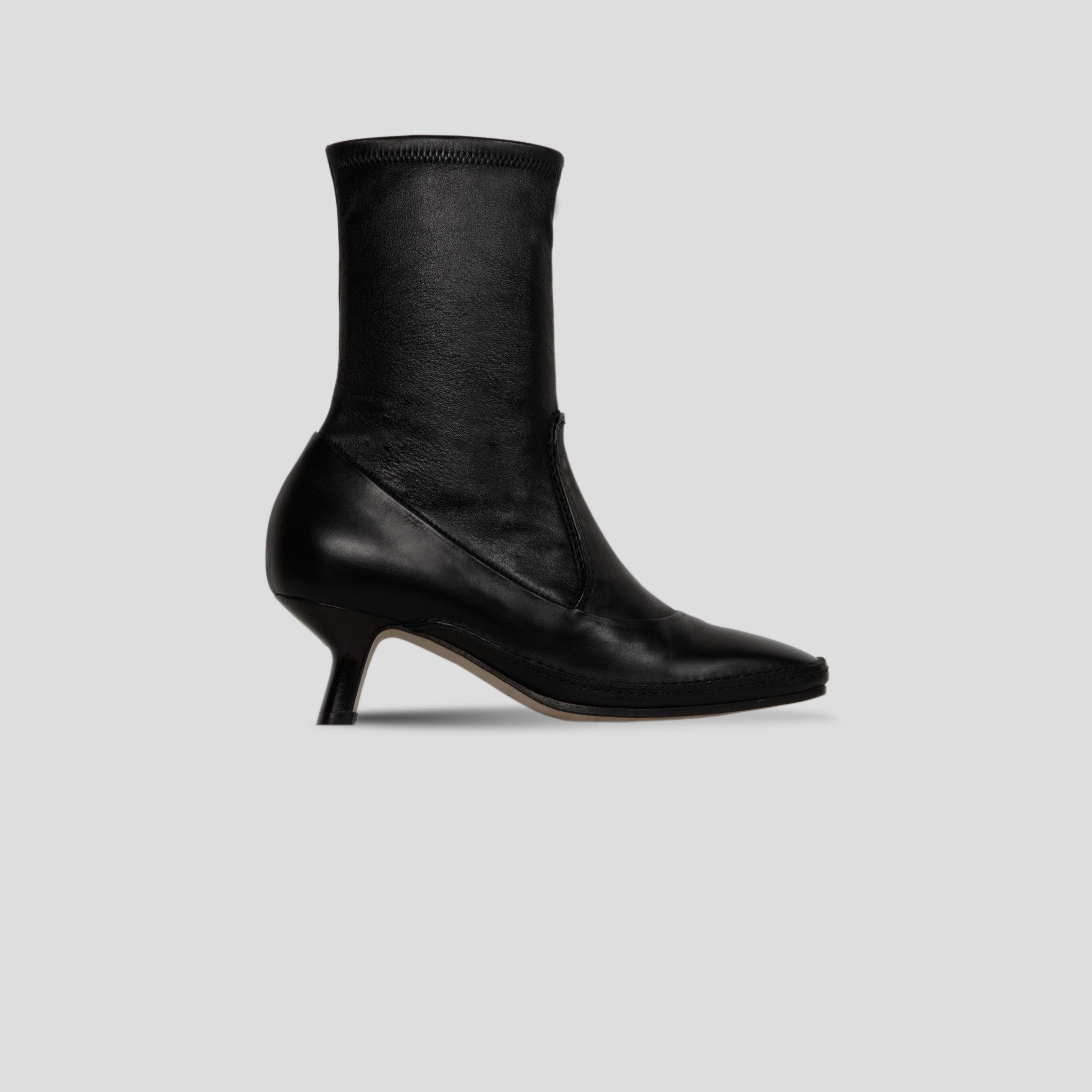 Vomero ankle boots in smooth calfskin and stretch nappa